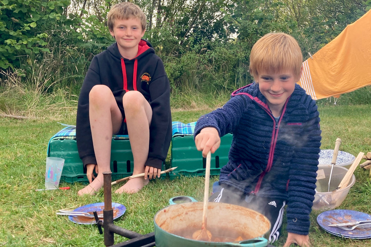 Cooking on the campfire